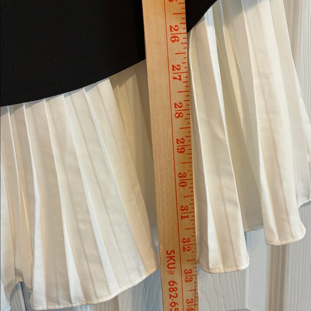 Angel Biba Black and White Off-Shoulder Mini Dress - Picture 11 of 12
